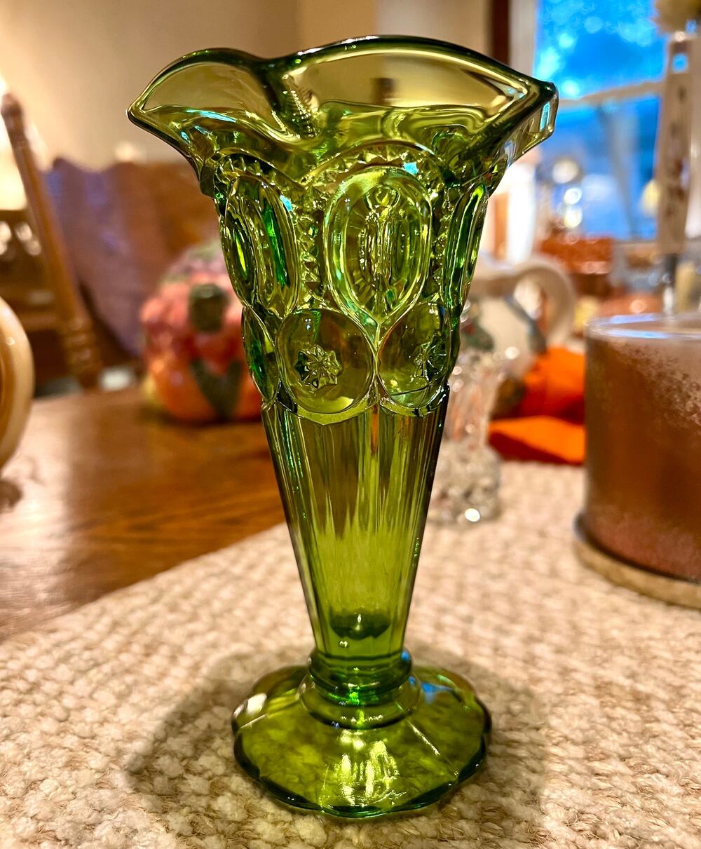 Vintage L.E. Smith Moon & Stars Vase, 6.5"